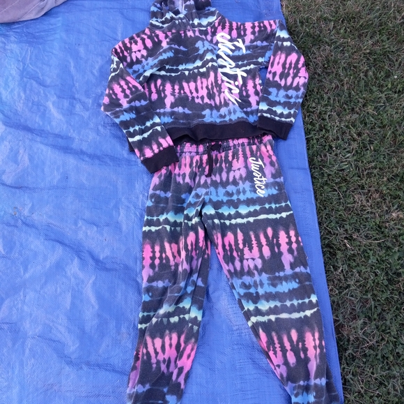 Clothes, Shoes, Home items, Car accessories, jewelry, tools, kitchen items, ect. - Picture 8 of 16